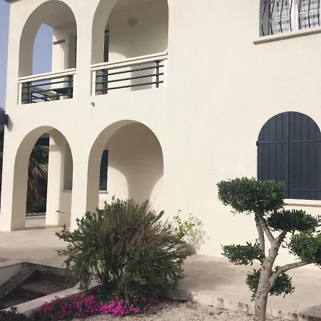 Apartment De 110 M2 Avec Terrasses Face A La Mer