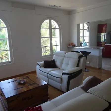 Apartment De 110 M2 Avec Terrasses Face A La Mer Saint-Raphaël